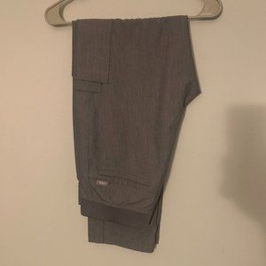 FIGS Men's Medium Axim Cargo Scrub Pants Graphite Regular Length